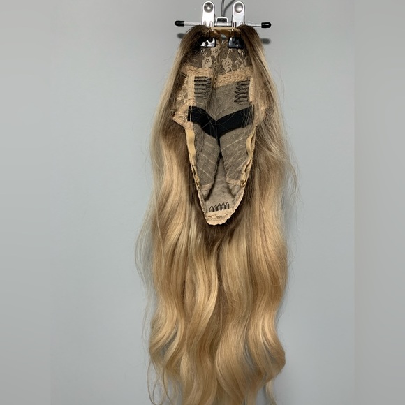Blonde human hair u-part wig - 24” - Picture 2 of 5